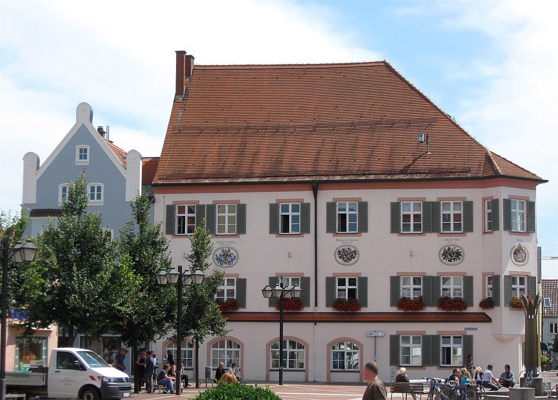 File:Landshuter Str. 1 Rathaus Erding-3.jpg