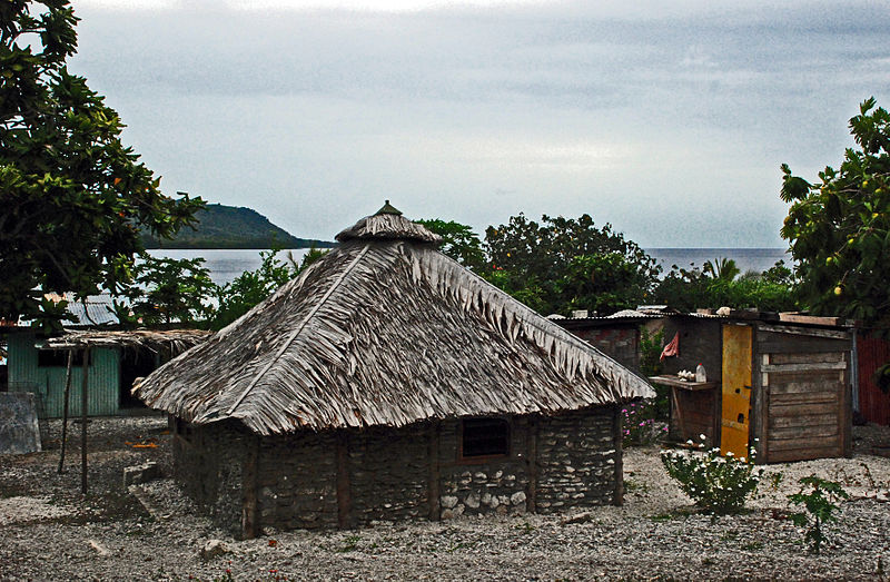 File:Lelepa expedition 13, Natapau village, 24 Nov. 2006 - Flickr - PhillipC.jpg