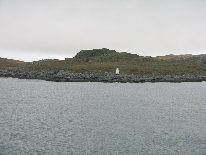 File:Lighthouse at Rubha Dubh - geograph.org.uk - 4040740.jpg