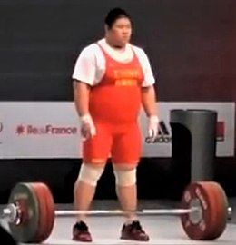 Lulu Zhou en el campeonato mundial de levantamiento de pesas de 2011.jpg