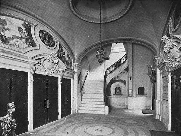 Eastward view of the lobby, with auditorium doors at left