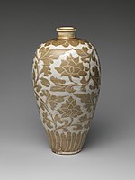 Chinese Cizhou ware vase with cut-glaze decoration