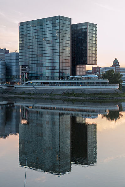 File:MK11587 Hafenspitze Düsseldorf.jpg