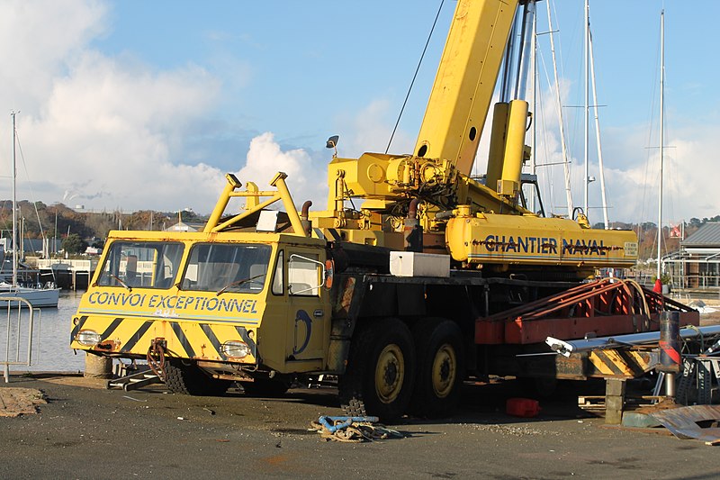 File:MOL - Grue mobile (port de Paimpol) 01.jpg