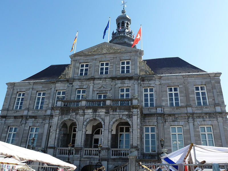 File:Maastricht - Stadhuis - Markt 78 (6-2015) P1140766.JPG