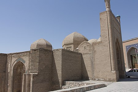Вид мечети с юго-восточной стороны.