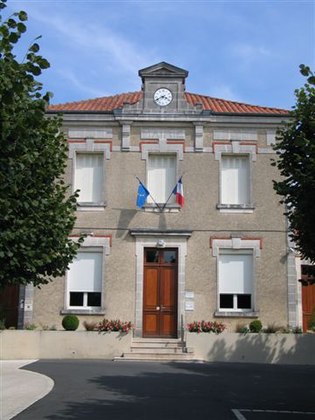 Mairie Sainte Sévère.JPG