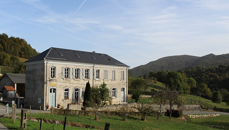 File:Mairie de Nistos (Hautes-Pyrénées) 1.jpg