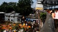File:Mallick Ghat Flower Market - Strand Bank Road - Howrah Bridge - Kolkata 2012-10-15 0828.ogv