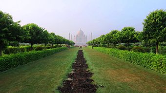 Mehtab Bagh facing Taj Mahal Author: g.kaustav