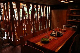 Comedor de la casa Melvyn Maxwell Smith - FLW, arquitecto - Bloomfield Hills construido en 1946 (291335618) .jpg