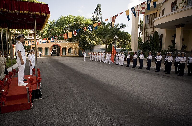 File:Mike Mullen inspecting VPN sailors 070620-N-0696M-372 0WG0C.jpg