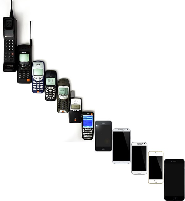 Two decades of evolution of mobile phones, from a 1992 Motorola 8900X-2 to the 2014 iPhone 6 Plus