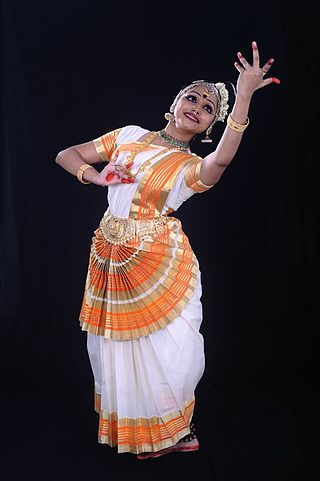 <span class="mw-page-title-main">Mohiniyattam</span> Classical dance of India