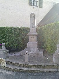 Monument aux morts de Béost.