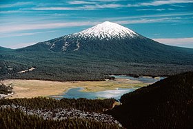 Vue du mont Bachelor depuis Sparks Lake au nord-ouest.