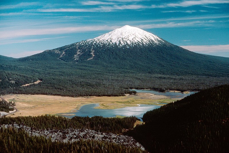 File:Mount Bachelor.jpg