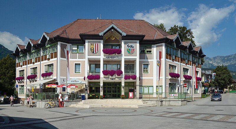 File:Municipal office Bad Goisern.jpg