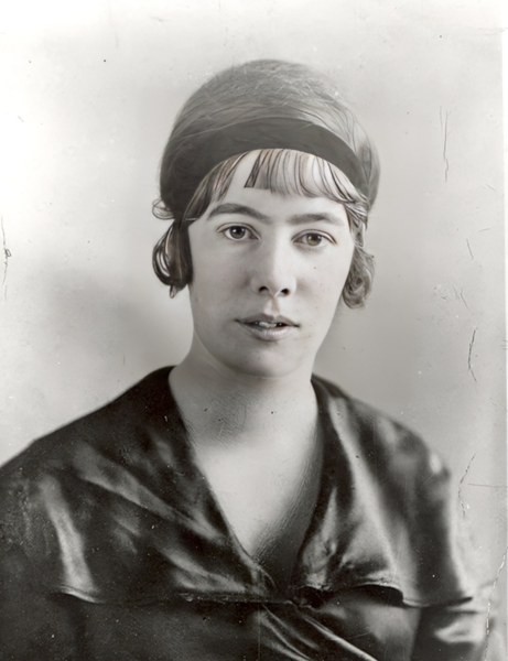 File:Nellie Gifford, 1917.png