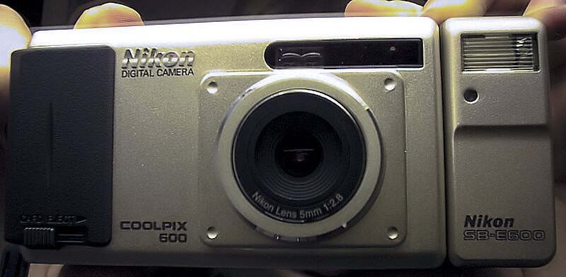 File:Nikon Coolpix 600.jpg