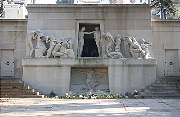 Albert Bartholomé, Monument aux morts (1899), París, cementerio del Père-Lachaise