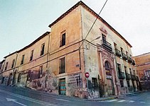 Palazzo dei Dávalos prima del suo restauro e trasformazione in biblioteca.