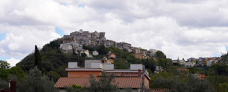 File:Panorama di Nerola.jpg