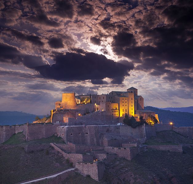 File:Parador de Cardona 17.jpg