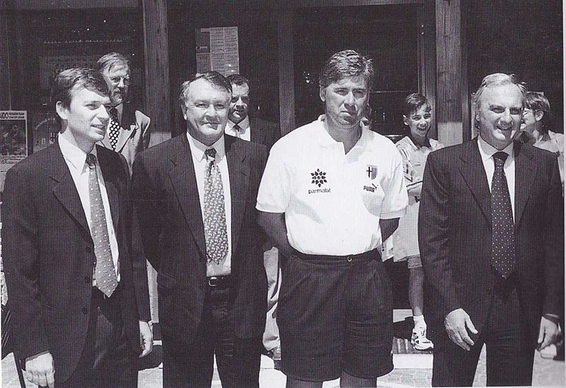 File:Parma AC 1996-97 - S. Tanzi, Sogliano, Ancelotti, C. Tanzi.jpg