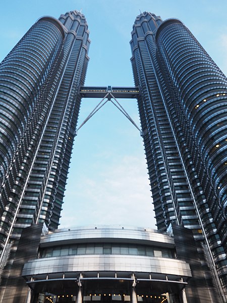 File:Petronas Twin Tower in Kuala Lumpur.jpg