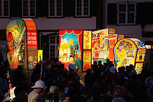 Défilé aux lampions lors du carnaval de Bâle de 2005.