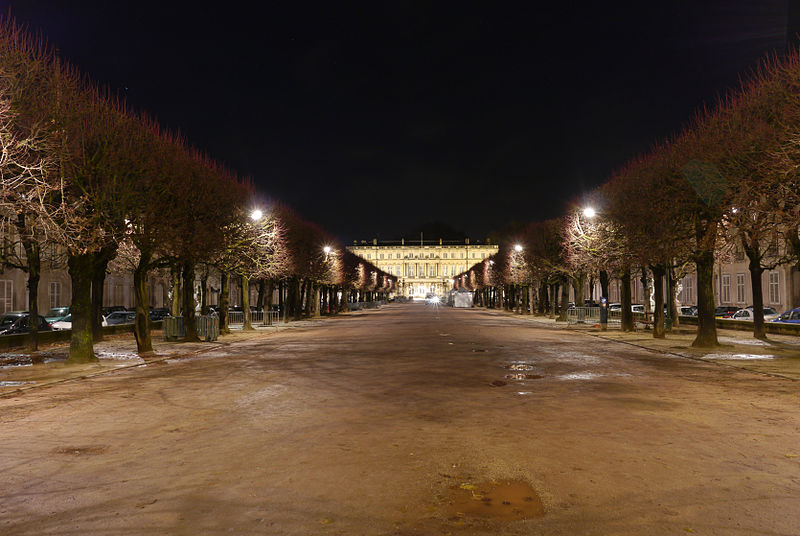File:Place de la Carrière - Nancy - P1300676-P1300677.jpg