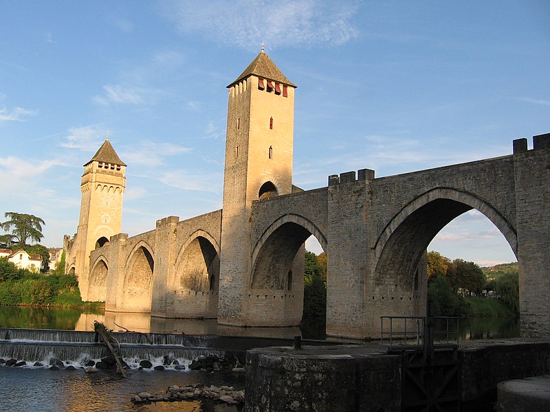 File:Pont Valentre - Cahors - panoramio.jpg