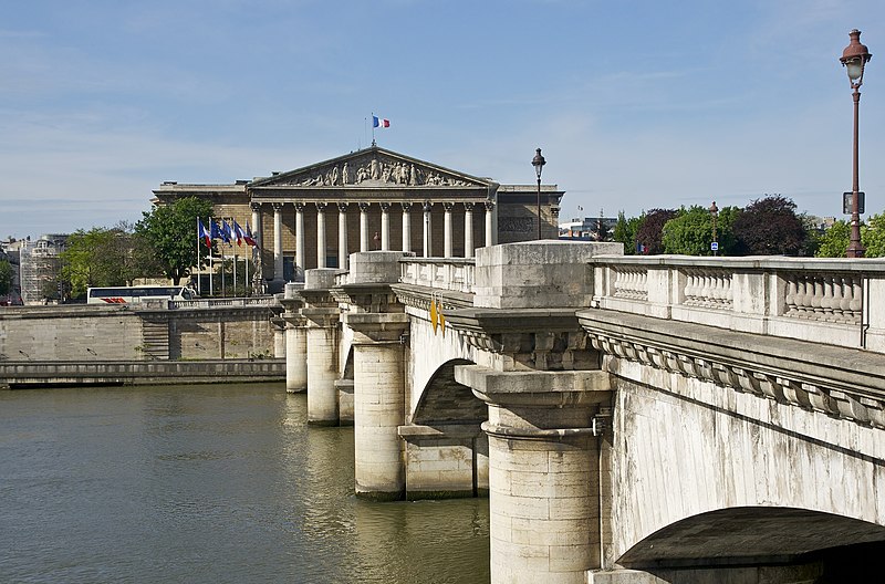 File:Pont de la Concorde Palais Bourbon Paris.jpg