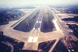 <span class="mw-page-title-main">RAF Greenham Common</span> Former Royal Air Force flying base in Berkshire, England