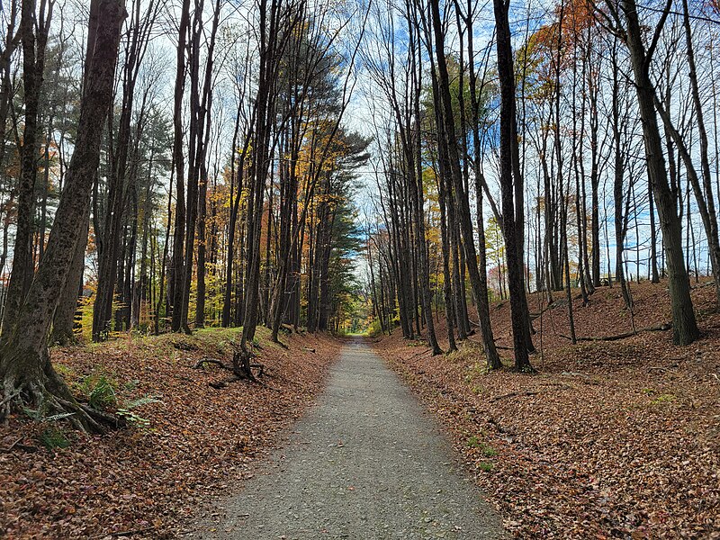 File:Railroad Ramble, Salisbury CT.jpg