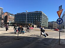 Raised crosswalk at traffic circle (27813318907).jpg