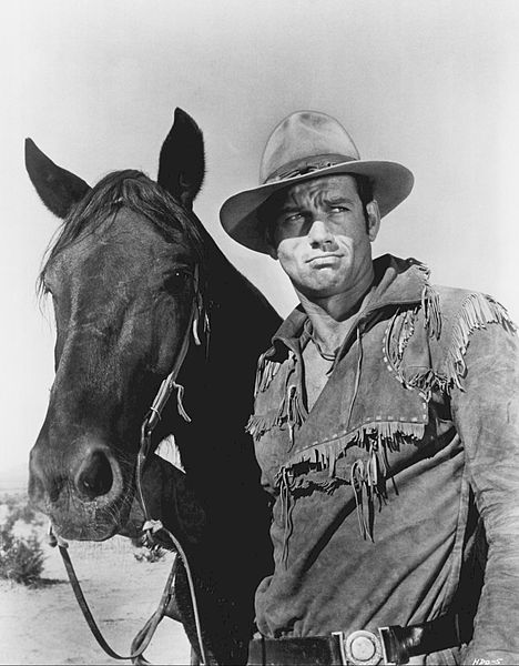 Taeger as Hondo Lane in Hondo (1967)