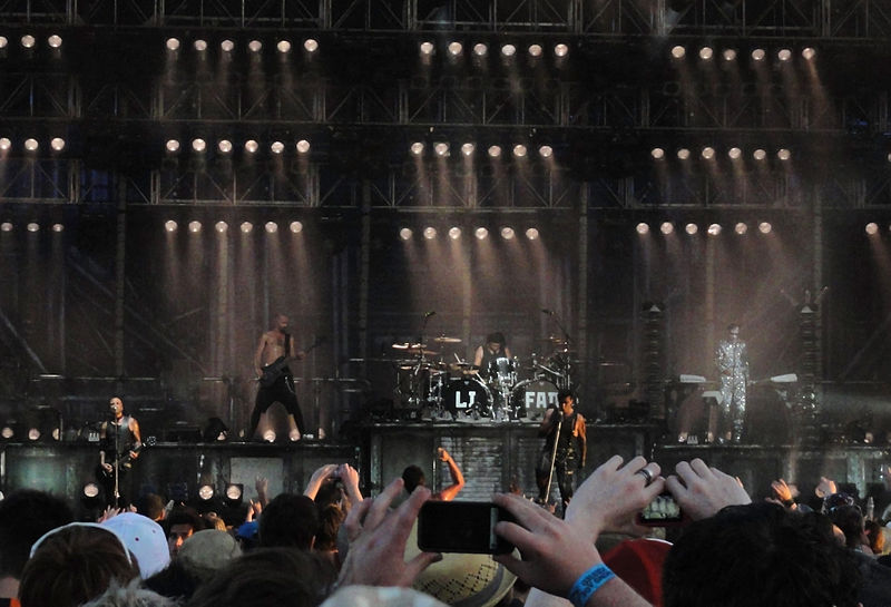 File:Rammstein (5424002763).jpg