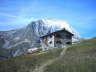 <span class="mw-page-title-main">Pointe de l'Échelle</span> Mountain in Italy