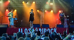 Regina esiintymässä Ilosaarirockissa vuonna 2009.