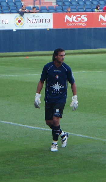 File:Ricardo in 2008 preseason vs Racing.JPG