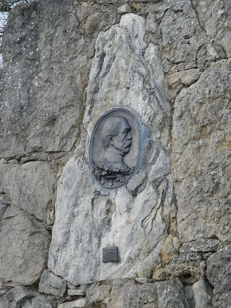 File:Riechheimer Berg - Bismarck-Denkmal 4.jpg