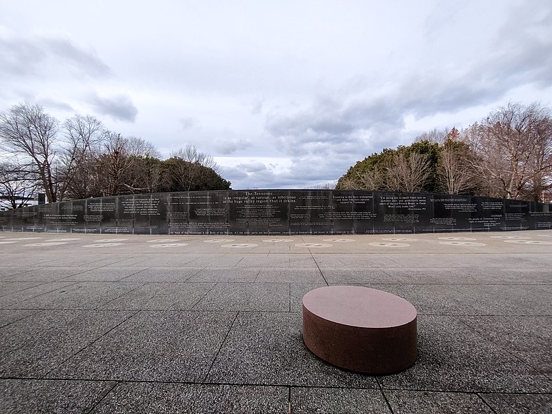 File:Rivers of Tennessee Fountains.jpg