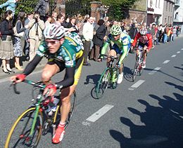 The riders in Lendelede (52 km from start).