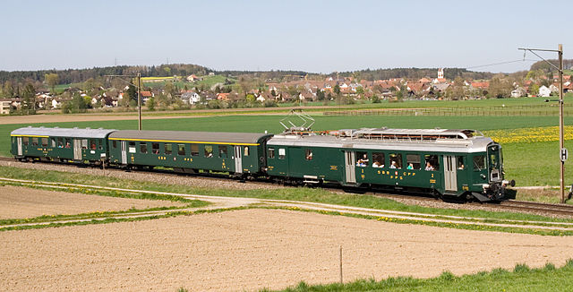 Historic SBB push-pull train consisting of BDe 4/4, A, ABt near Hettlingen ZH