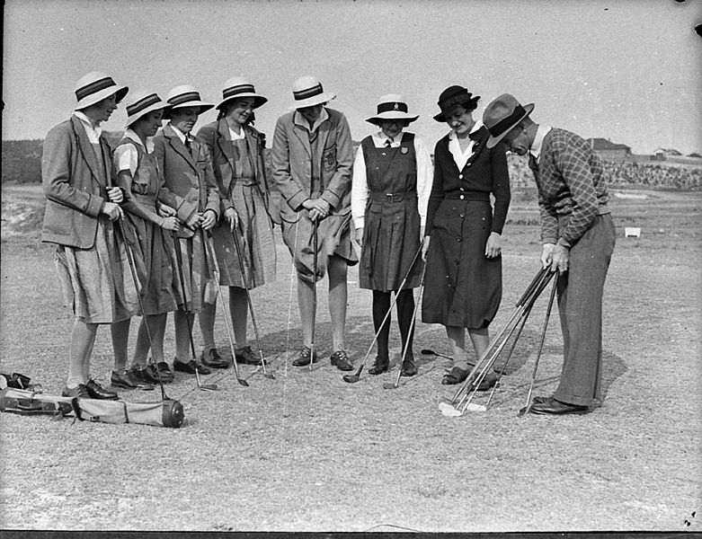 File:SLNSW 15519 Ascham girls learning at Kensington taken for Golf in Australia.jpg