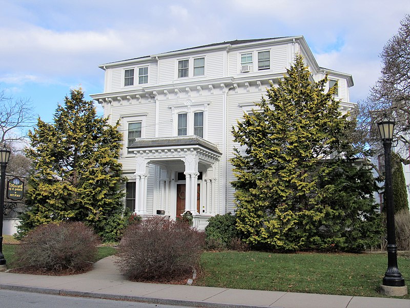 File:Saint Patrick Rectory - Norwich, Connecticut 01.jpg