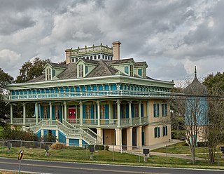 <span class="mw-page-title-main">San Francisco Plantation House</span> Historic house in Louisiana, United States