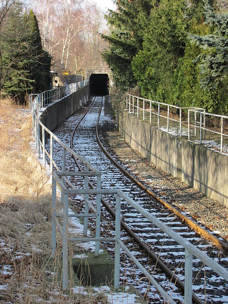 File:Schibli-Tunnel Südportal 1.jpg